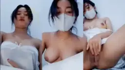 Lia Pamerkan Susu Besar Live Muka Full