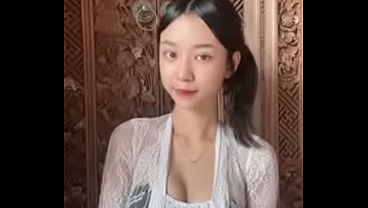 Sindi, Gadis Liar Yang Menggoda
