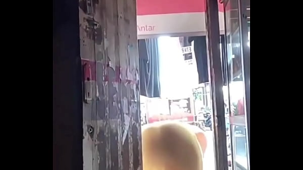 Bokep Indonesia, Udah Nggak Sabar Jemur Baju, Malah Digodain Buat Ngewe.