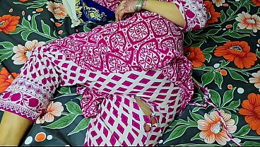 Ibu Tiri Celananya Sobek, Si Anak Tiri Langsung Ngewe Memeknya Sampai Pantatnya Kencang.