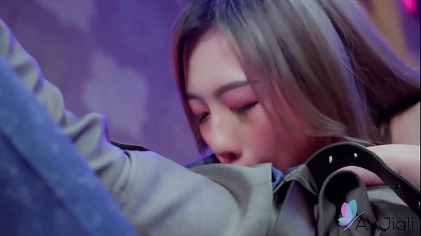 Cewek China Seksi Lin Siyu Lagi Ngentot Sambil Ngewe Keras.
