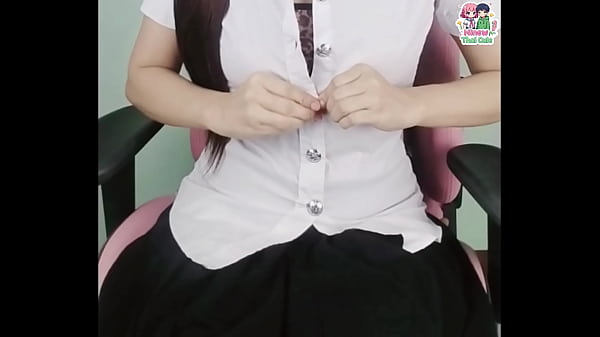 สาวนักศึกษาสุดเซ็กซี่โชว์เร้าใจบนโต๊ะคอม ใช้จู๋ปอมใหญ่ยัดเยียดเสียวจัดเต็ม