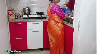 Bokep India Rumahan: Bhabhi Desi Digencet Kontol Gede Di Dapur