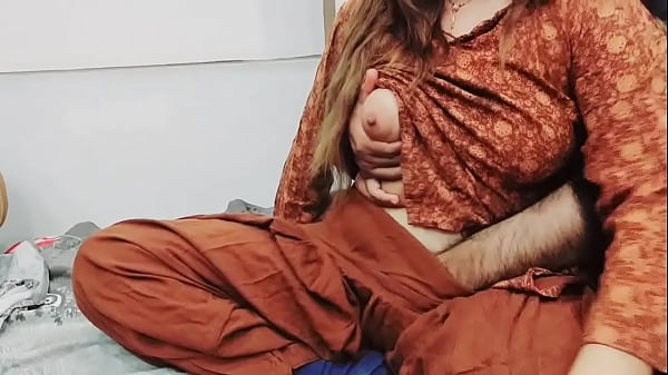 Ibu Tiri Pakistan Ngentot Dubur Suami Sambil Potong Sayur Dengan Suara Hindi Yang Panas