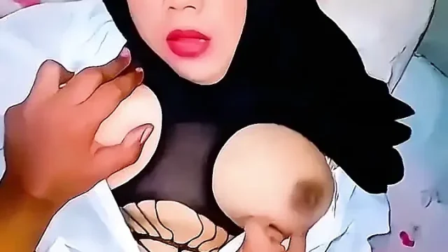 Indonesian Hijab Whore Doing Blowjob And Get Her Pussy Shoved By Asian Dick