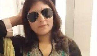 Gadis Pakistan Seksi Pakai Salwar Kameez Di Kamar Hotel, Menggoda Bikin Nagih.