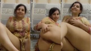 Memek Basah Cewek Pakistan Montok Ngeloyor Di Kamar Mandi, Lobang Pantatnya Menganga Lebar