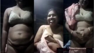 Ngintipin Cewek Montok Malu-malu Bugil Di Panggilan Video Mesum