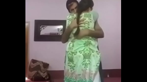 Pasutri Desi Lagi Seru-seruan Di Ranjang, Bikin Ngilu!