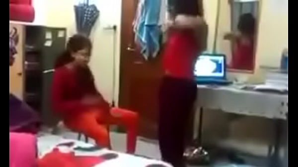 Lucah Banget Di Hostel, Seru-seruan Ala Hindi Yang Bikin Greget.