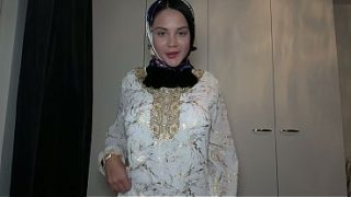 Pov – Ngentotin Kakak Tiri Muslimah Berhijab, Romantis Tapi Mesum Banget