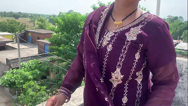 Bhojpuri Desi Bhabhi Ne Apni Chut Aur Badan Ka Maza Pura Chuswaya Hindi Audio Mein.