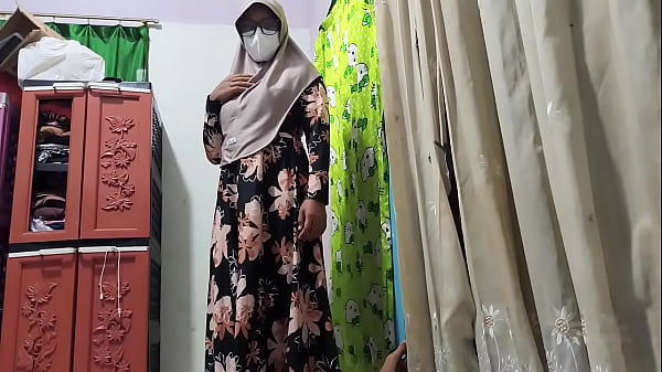 Bu Guru Ngeliat Murid Lagi Coli, Langsung Diajak Kencan Panas.