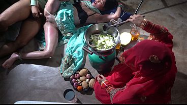 Ibu Tiri Dapur Xxx, Dapur India, Ibu Tiri Desi Dalam Bahasa Hindi, Ibu Tiri Desi Yang Bikin Greget.