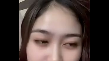 Cewek Indonesia Live, Goyangannya Bikin Ngilu, Bibirnya Ngajak Ngewe.