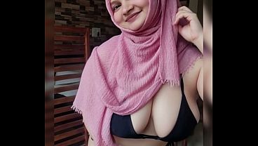 Kumpulan Goyangan Bokong Hijabku Yang Bikin Makin Greget