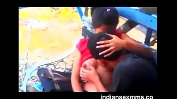 Desi Lovers Ngencrotin Tetek Sampe Basah