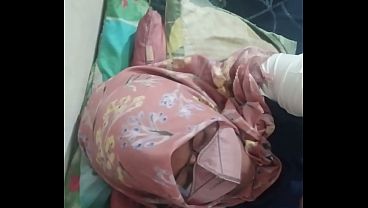 Tante Riani Ngemut Kontol Sampe Nikmat Banget, Bikin Keluar Air Liur.