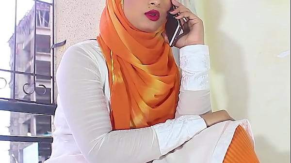 Salma Cewek Hijab Lagi Ngewe Sama Temennya, Suara Hindi Mesum Bikin Makin Panas
