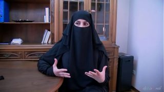 Kesepakatan Abad Ini Ditutup Dengan Ngewe Mulut Dari Pelacur Hijab Arab – Lilimissarab