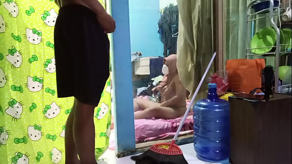 Ngentot Istri Temen Yang Lagi Sibuk Colmek, Rasanya Kayak Ngewe Di Surga.