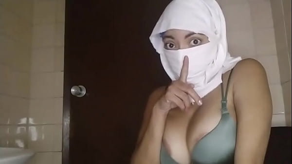 Istriku Yang Berjilbab Dan Haus Nafsu, Mainin Memek Sampai Muncrat Diam-diam Pas Suami Lagi Pergi