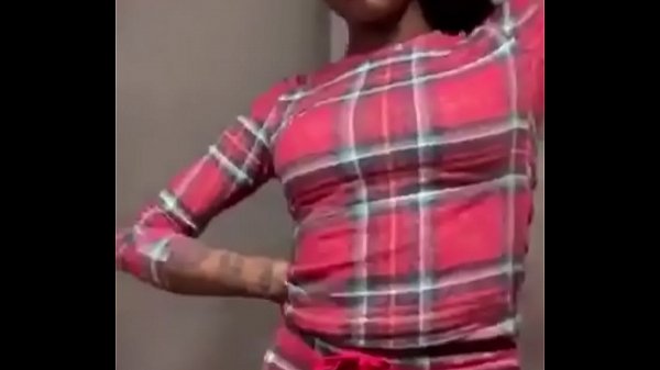 Tante Asian Doll Goyangin Pantat Montoknya Di Live Instagram Sambil Nyanyi Lagu Baru, Gerakan Mulutnya Bikin Ngilu