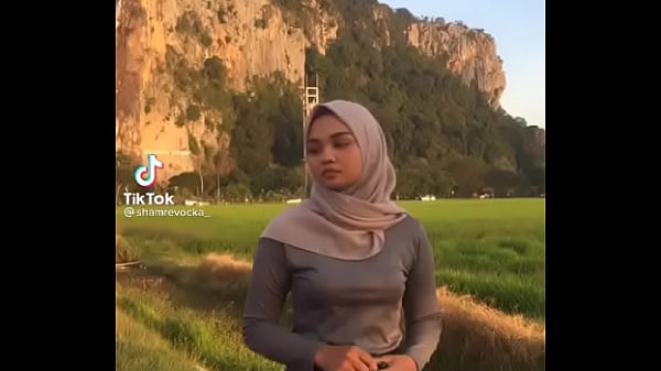 Hijab Goyang Maut Bikin Nafsu Naik.