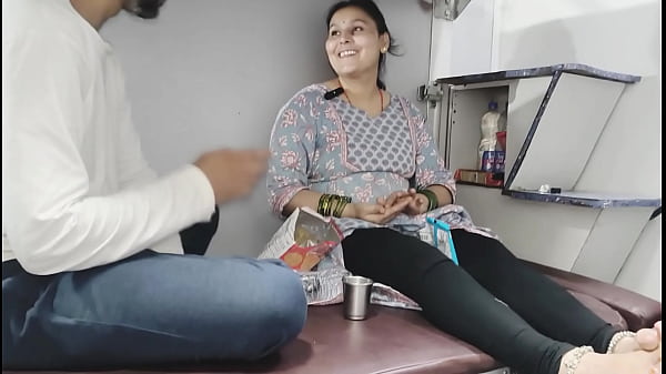 Ibu Tiri Ngentot Di Kereta Dari Kashmir Sampai Kanyakumari, Makin Lama Makin Panas.