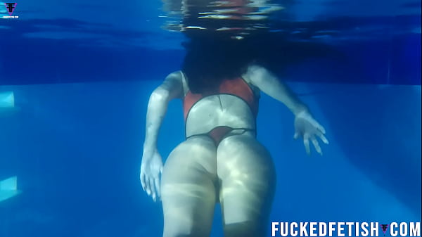 Helen Star Pake Masker Diving Di Kolam, Siap-siap Basah-basah Sama Sensasi Bikin Makin Liar.
