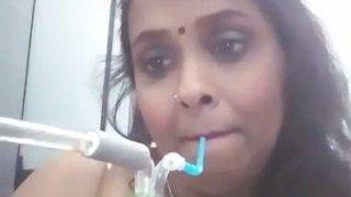 Bini Tetangga Telanjang Lagi Nikmatin Hisap Hookah, Bikin Ngiler