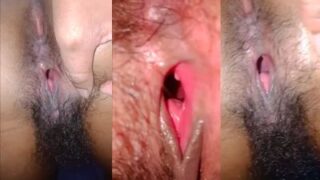 Ibu Montok Horny Pamer Memek Desi Di Depan Kamera