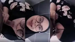 Jilbab Hitam Dibuka Di Toilet, Mulut Penuh, Suara Basah Minta Ditembak.