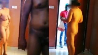 Milf Bugil Terima Paket Dari Kurir, Bikin Video Panas Ala Desi