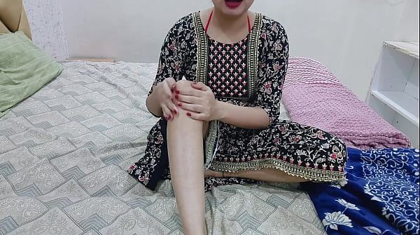 Malam Itu, Kakak Tiriku Sendirian Di Kamar, Aku Pun Masuk Dan Mulai Memijat Tubuhku, Termasuk Bagian Sensitifku, Di Depannya.