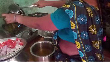 Ibu Rumah Tangga India Masak Seks Sama Selingkuhan