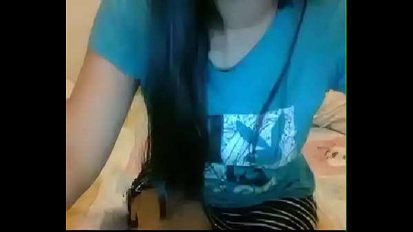 Ngentot Bareng Cewek Indo Seksi Di Camfrog, Crot Di Layar.