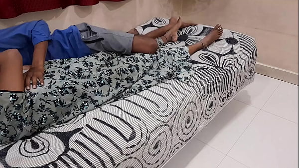Bini India Montok Lagi Digenjot Habis-habisan Sama Suaminya Yang Kurus Kering, Suara Nafasnya Bikin Makin Panas. Full Hindi.