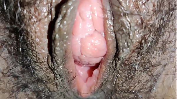 Desi Bhabhi Ki Chut Garam Aur Ras Bhari Hai