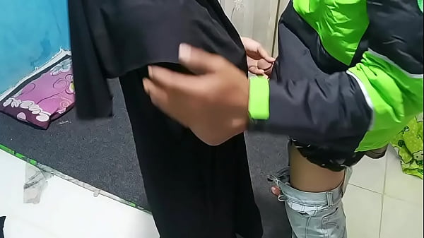 Prank Panggil Ojol Langsung Crot Di Jalan