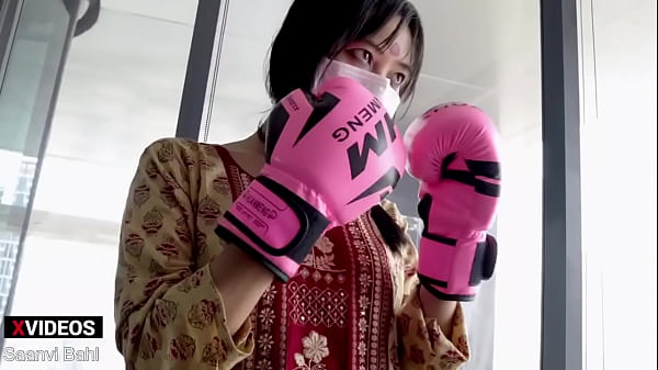 Desi Petarung Ufc Cewek, Gebukin Kayak Bintang Bokep Aja.