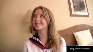 Pelajar Amerika Sunny Lane Dientot Habis Sama Orang Asia Horny Sampai Becek!