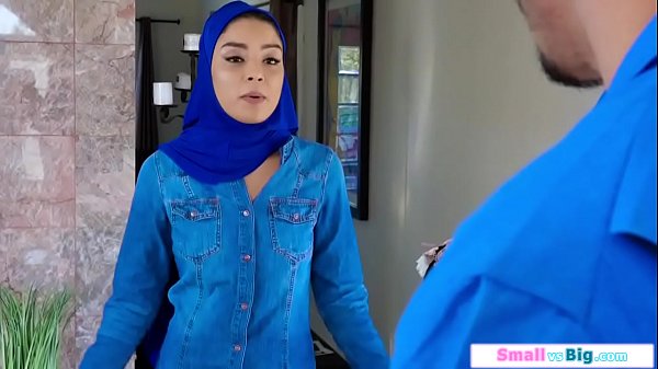 Gadis Arab Belia Digebuk Dua Bapak-bapak Besar
