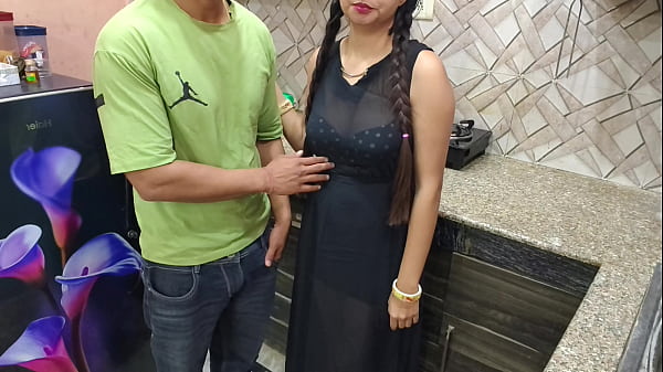 Bhabhi India Digebekin Habis-habisan Sama Adik Ipar Di Dapur, Suara Nafas Bercampur Erangan.