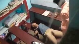 Mahasiswi Seksi Digebuk Habis-habisan Sama Dosen Mesum Di Dalam Kelas