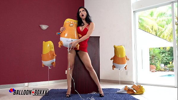 Ngentot Bareng Crystal Rush – Mami Rusia Sange Gede Goyangin Balon Trump Sampai Muncrat