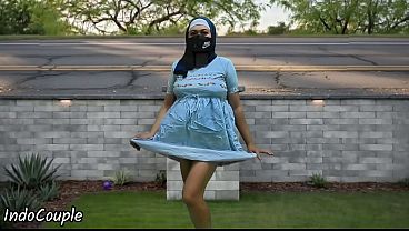 Mahasiswi Hijab Jogging Di Tempat Umum, Kasih Blowjob Demi Duit