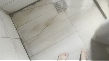 Aku Nemu Mainan Kontol Di Kamar Mamah Tiri Arabku, Terus Kukasih Cobain Kontol Asli Biar Tau Bedanya.