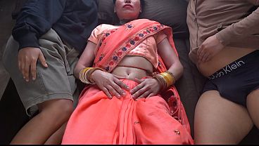 Nggak Pakai Sensor, Bokep India Tante Sama Anak Tiri Lagi Seru-serunya Di Kamar, Desi Hot.
