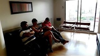 Gak Ada Tontonan Di Tv, Jadi Gue Ngebantu Tukang Pancor Sampe Temen Suami Gue, Mak Nyoss Banget